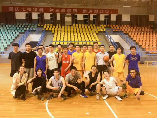 2017年5月9日春为与星河国际举行篮球友谊赛